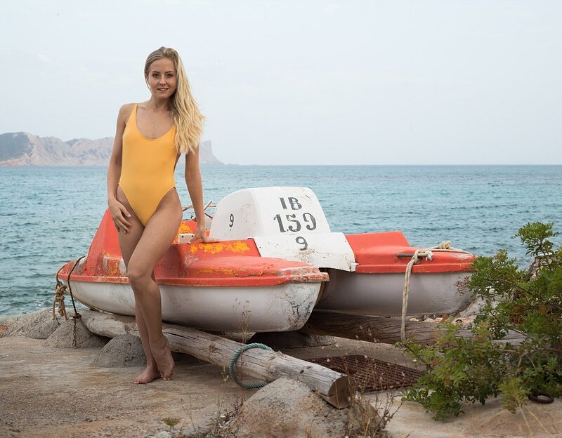 Роза, 22 года, 3 размер груди